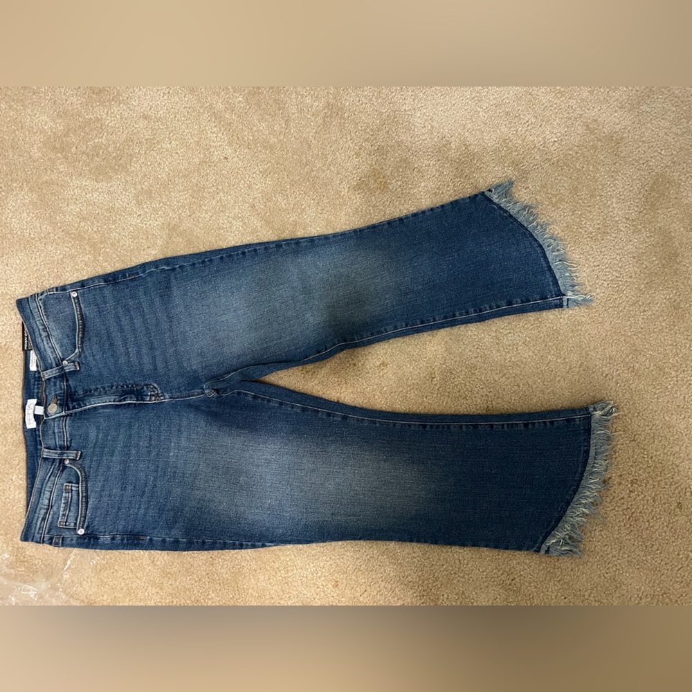 Women's Jean Mayra Crop Flare High-Rise Capri’s